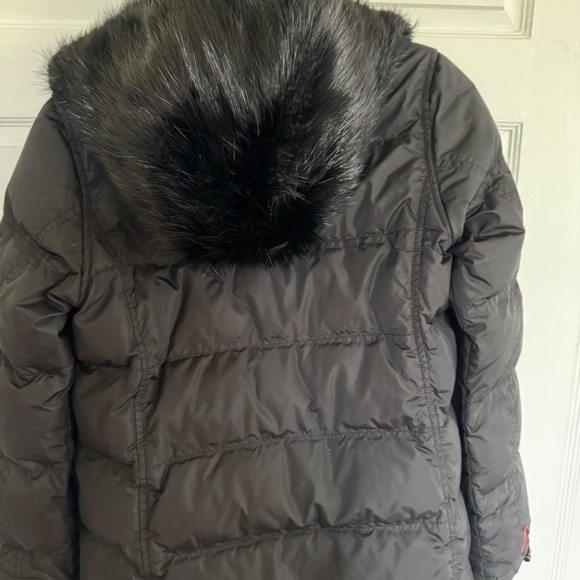 Prada 100% down insulated jacket with beaver fur hoodie - Picture 5 of 7